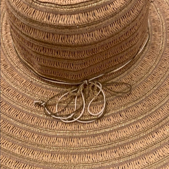 Beach Hat - Picture 2 of 5